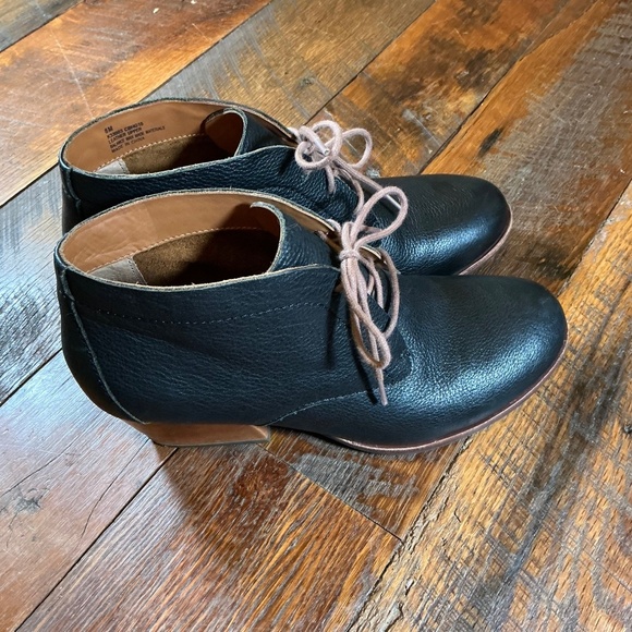 Kork-Ease Helene Black Leather Lace Up Chukka Heel Boots Women’s 8M - Picture 5 of 15